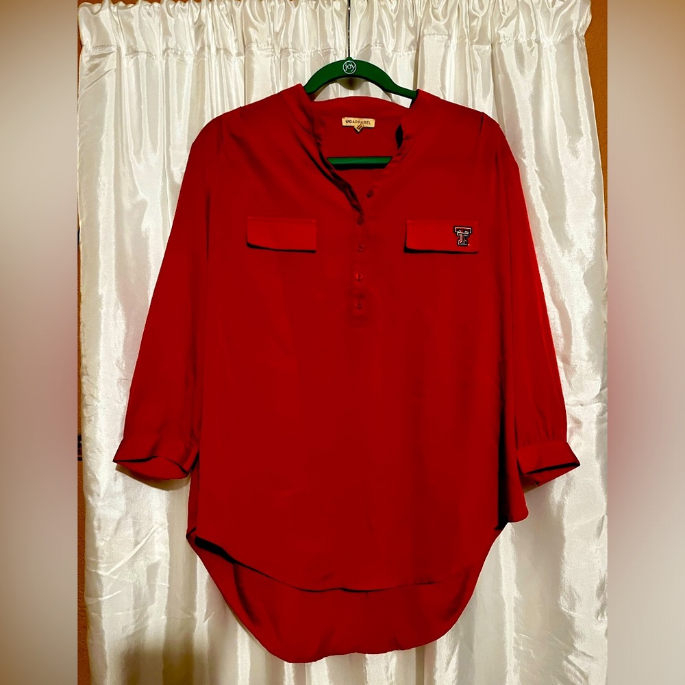 Texas Tech - Red Raiders Women's Blouse 3/4 sleeves. Size L.
New without tags.